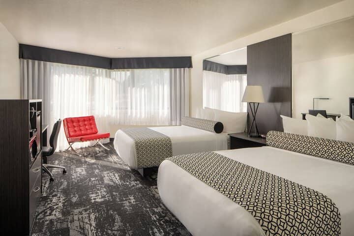 Room 16 of 77
