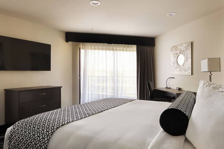 Room 14 of 77